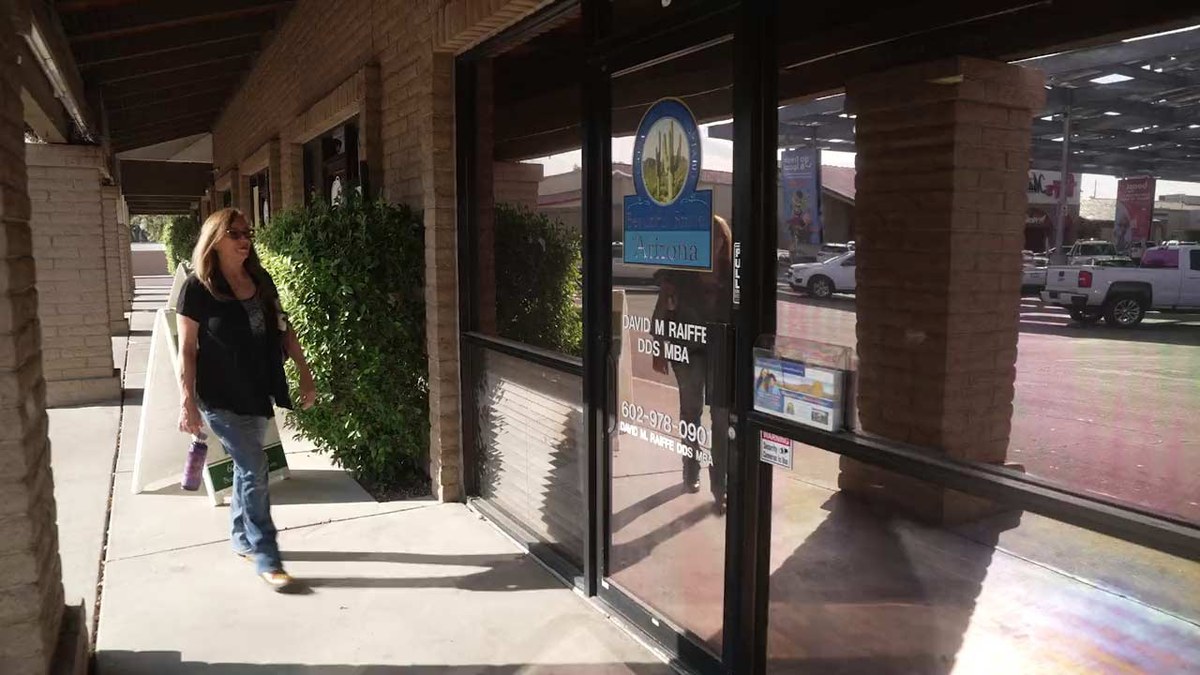 Storefront of Beautiful Smiles of Arizona, the North Phoenix dental office of Dr. David Raiffe