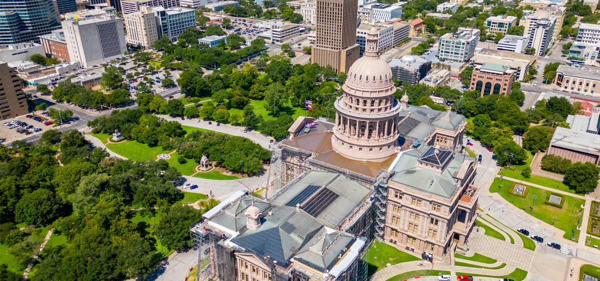 Estate planning attorney Leslie Henges Dolliver serving Austin and Lakeway
